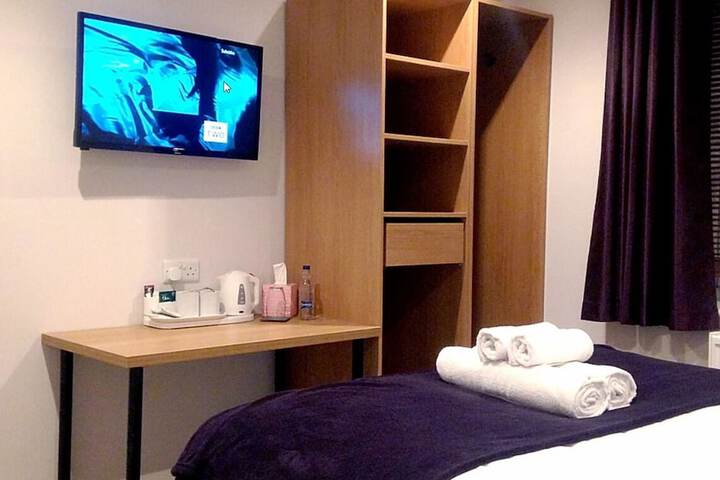 Room 15 of 42