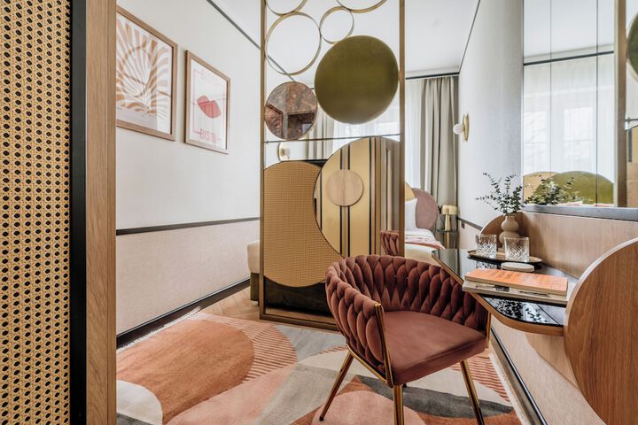 Room 51 of 224