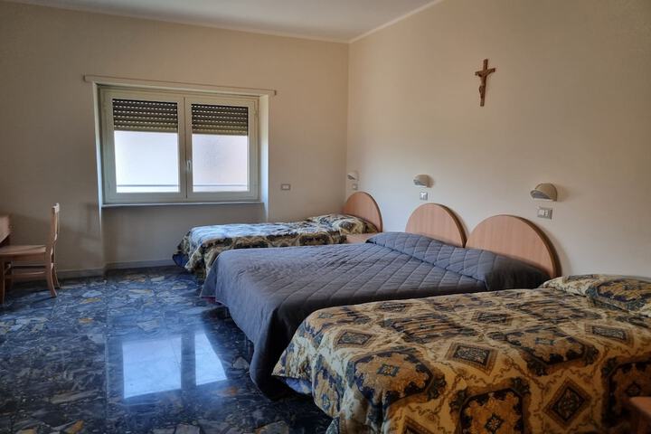 Room 6 of 20