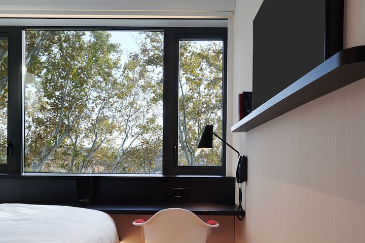 Room 15 di 70