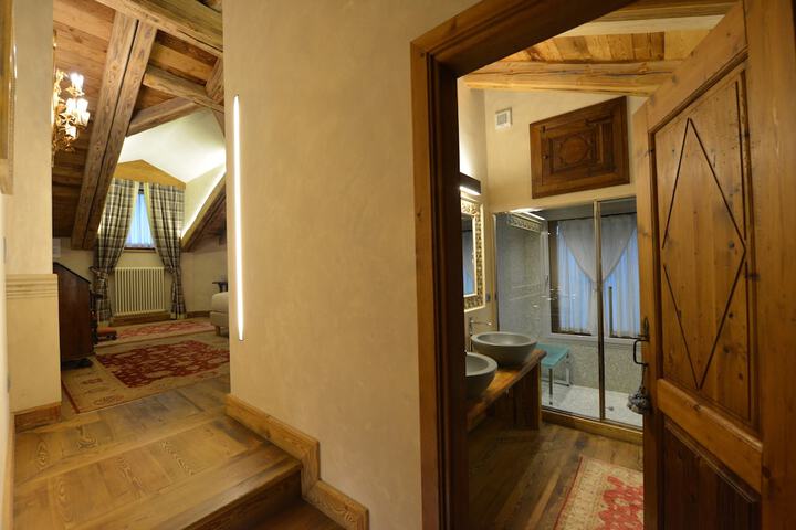 Room 12 of 44