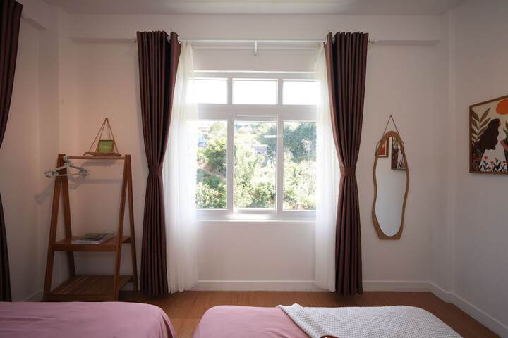 Room 53 of 70