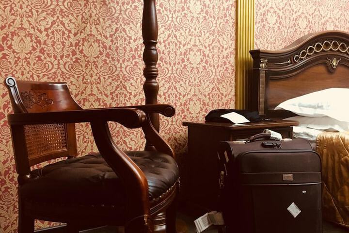 Room 14 of 32