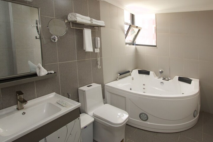 Room 20 of 36
