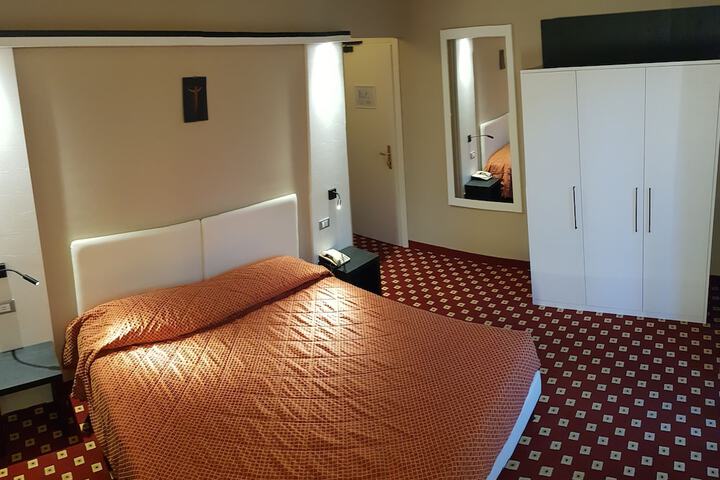 Room 25 of 59