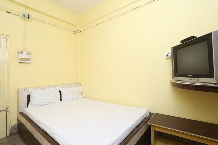 Room 12 of 21