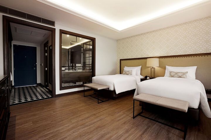 Room 21 of 184