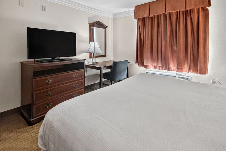 Room 14 of 28