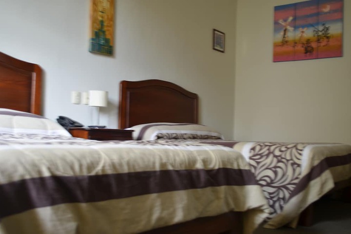 Room 4 of 73