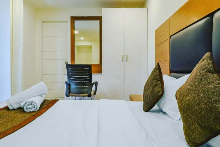 Room 10 of 20