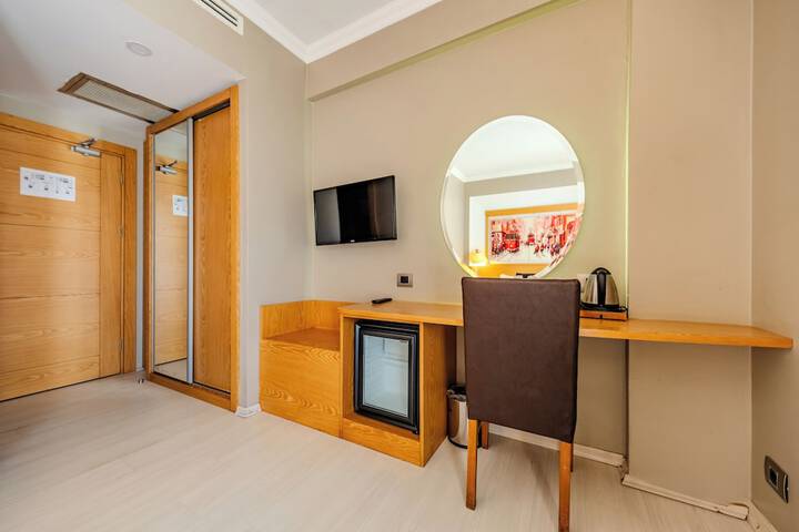 Room 35 of 74