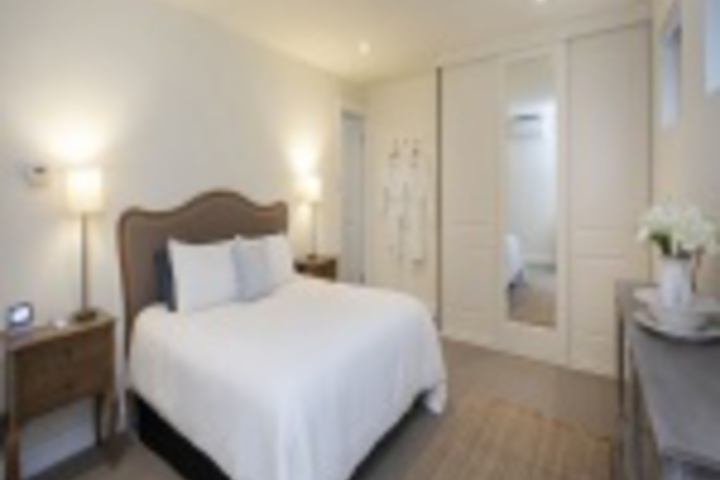 Room 25 of 228