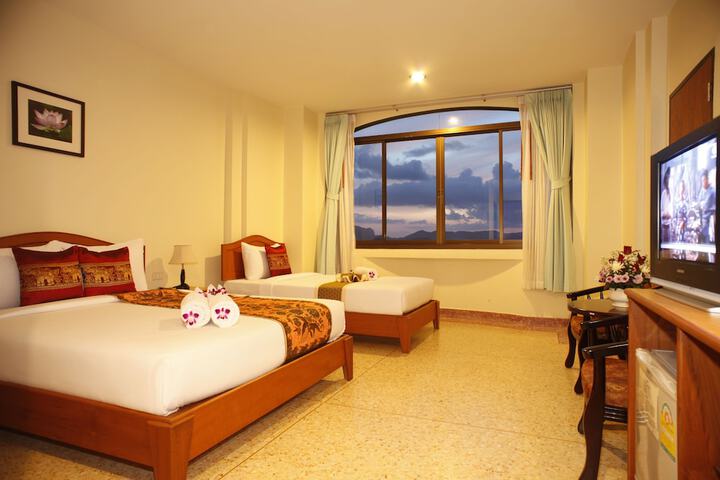 Room 5 of 36