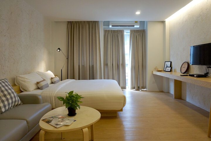 Room 10 of 37