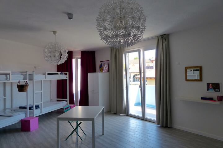 Room 10 of 64