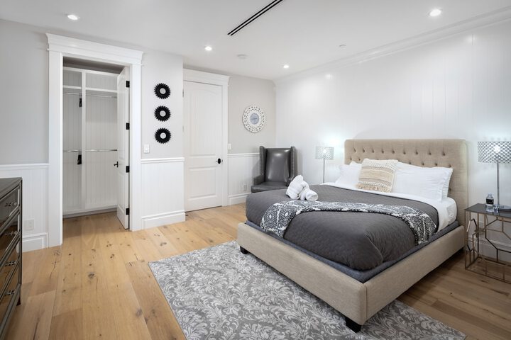 Room 10 of 74