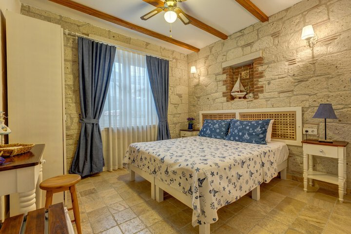 Room 14 of 75