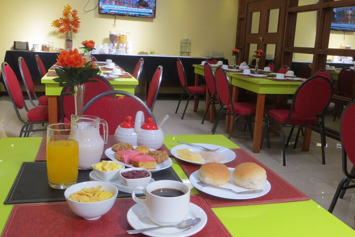 Breakfast/Coffee Service 41 of 48