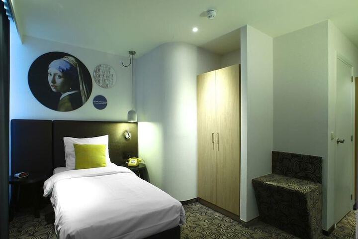 Room 8 of 56