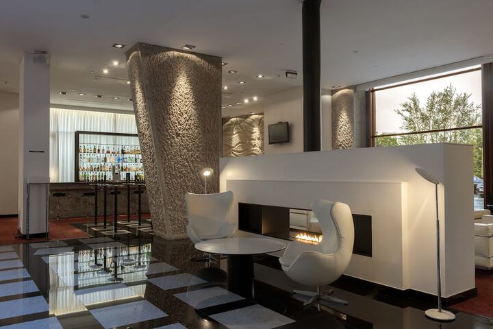 Hotel Interior 10 of 335