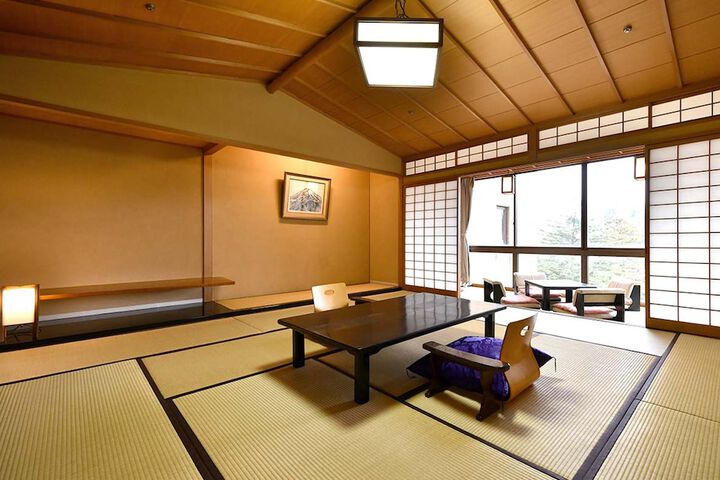 Room 20 of 143