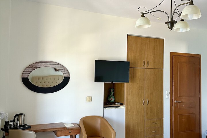 Room 43 of 99