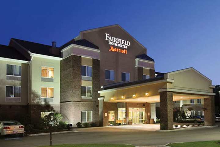 Fairfield Inn Suites By Marriott Weirton Weirton Wv 139 Amerihost 26062