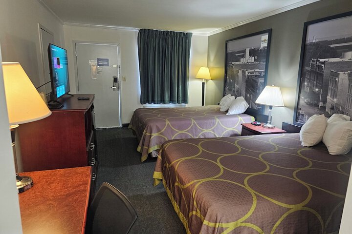 Quadruple Queen Size Bed (2 of 2)
