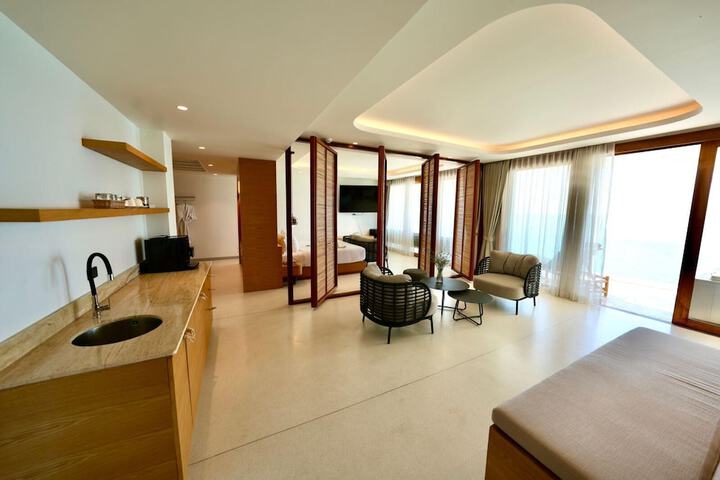 Room 10 of 118