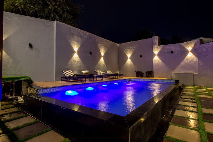 Pool 47 of 76