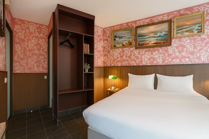 Room 12 of 31
