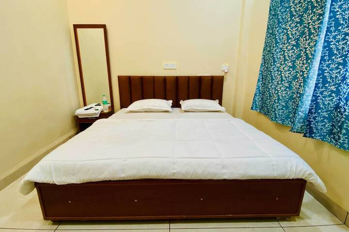 Room 7 of 25