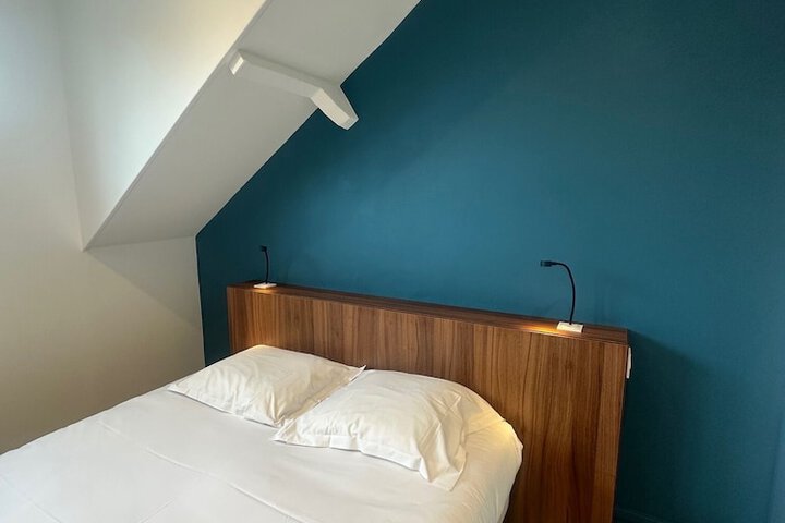 Room 12 of 24