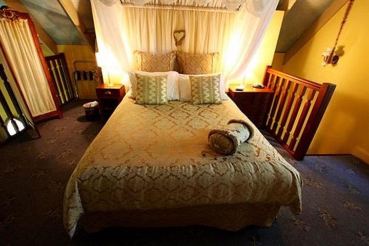 Room 4 of 49