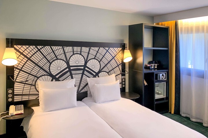 Room 6 of 96
