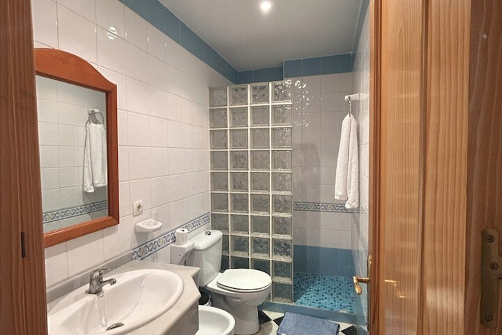 Room 5 of 23