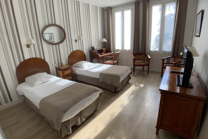 Room 11 of 50