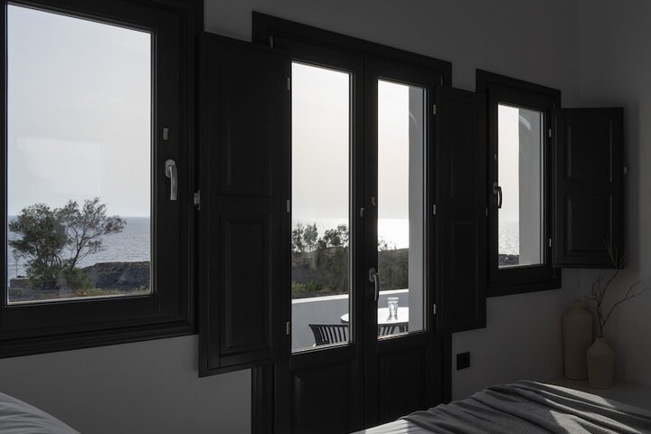Room 2 of 33
