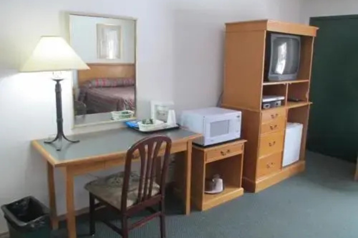 Room 3 of 18