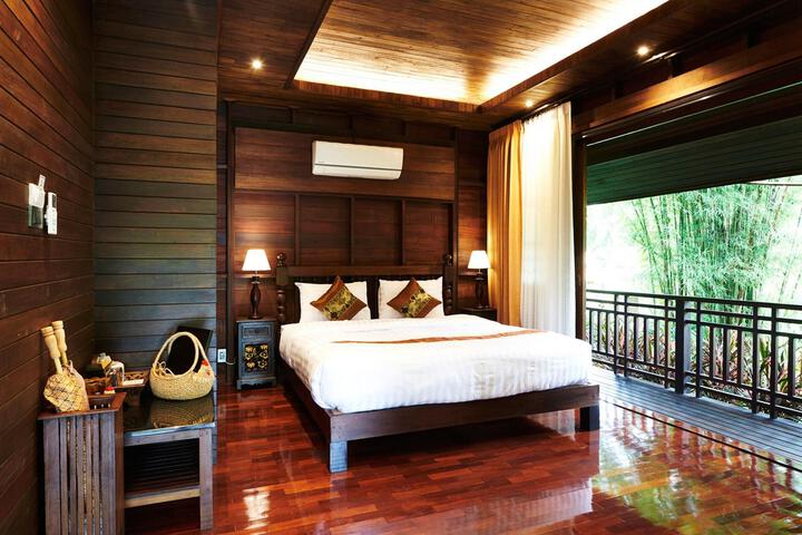 Room 32 of 40