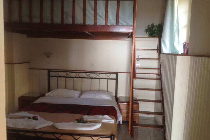 Room 4 of 39