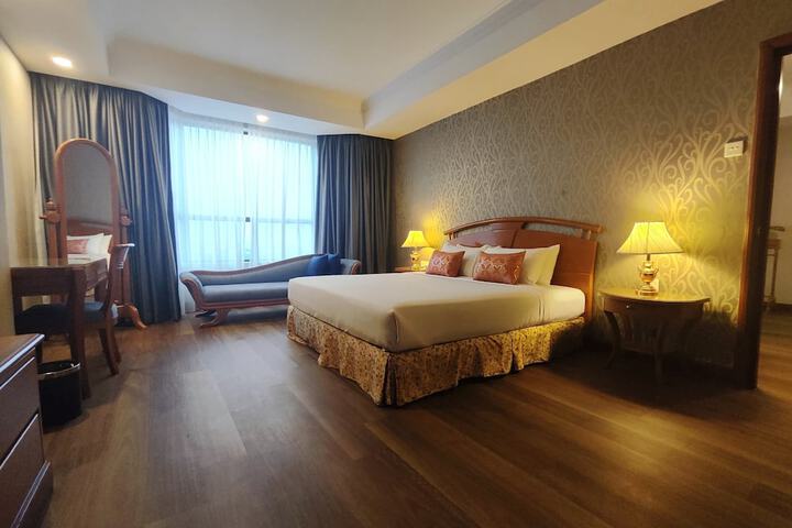 Room 44 of 74