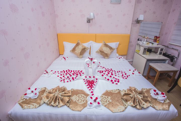 Room 15 of 40