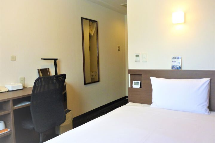 Room 6 of 31