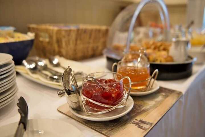 Breakfast/Coffee Service 26 of 38