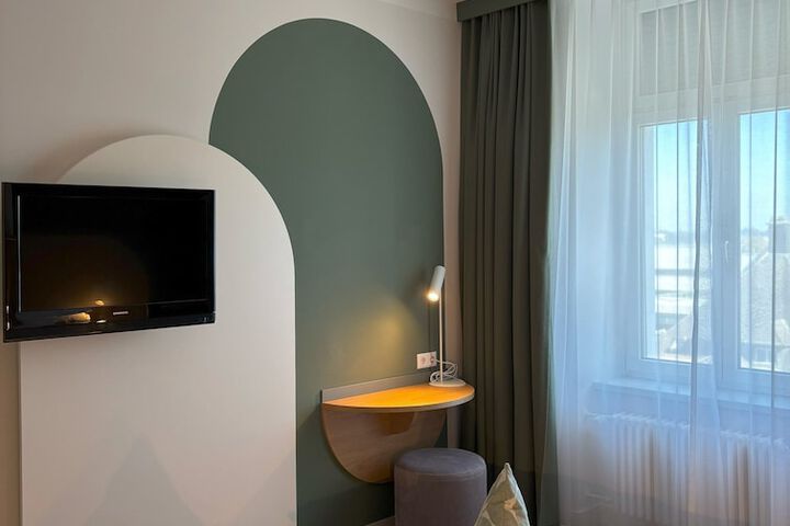 Room 43 of 95