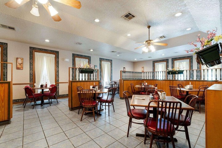 Dining Photos