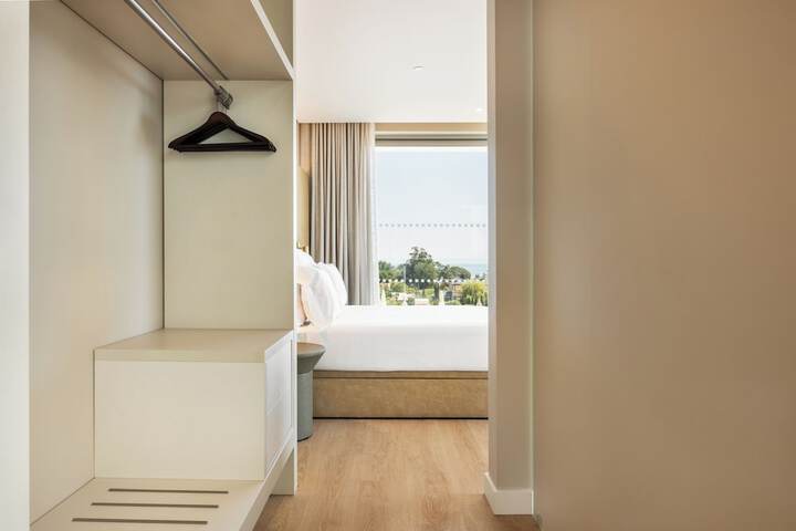 Room 19 of 120