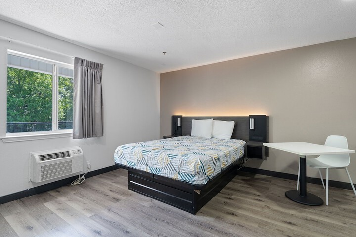 Room 9 of 24