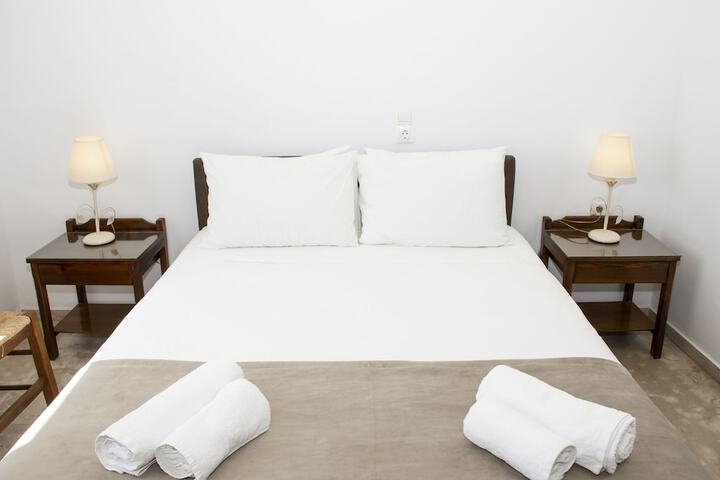 Room 4 of 86